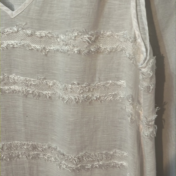 Vince Camuto Linen Blend White Eyelash Fringe V Neck Sleeveless Top Size M - Picture 4 of 8